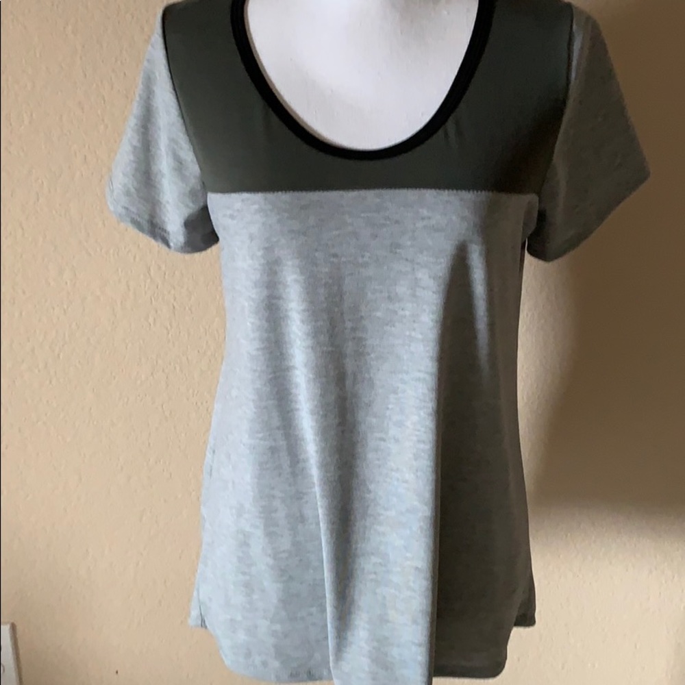 Lularoe Classic Tee
